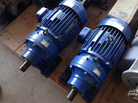 ขายมอเตอร์เกียร์ Cycro drive Sumitomo 3HP. 380V อัตราทด 1:11 สภาพสวย วิ่งนิ่ม พร้อมใช้งาน มี 2 ตัวครับ