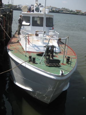 เรือเหล็ก มีทะเบียน,เอกสารครบ ตัวเรือ ยาว 17M กว้าง 4.5M ลึก 2.5M เครื่องยนต์ CAT 350HP 2 เครื่อง  พร้อมเครื่องปั่นไฟ Cummin 50KVA 1 เครื่อง