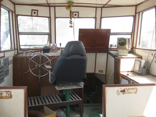 เรือเหล็ก มีทะเบียน,เอกสารครบ ตัวเรือ ยาว 17M กว้าง 4.5M ลึก 2.5M เครื่องยนต์ CAT 350HP 2 เครื่อง  พร้อมเครื่องปั่นไฟ Cummin 50KVA 1 เครื่อง