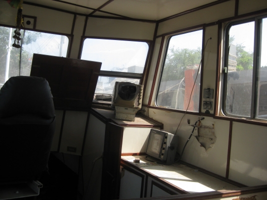 เรือเหล็ก มีทะเบียน,เอกสารครบ ตัวเรือ ยาว 17M กว้าง 4.5M ลึก 2.5M เครื่องยนต์ CAT 350HP 2 เครื่อง  พร้อมเครื่องปั่นไฟ Cummin 50KVA 1 เครื่อง