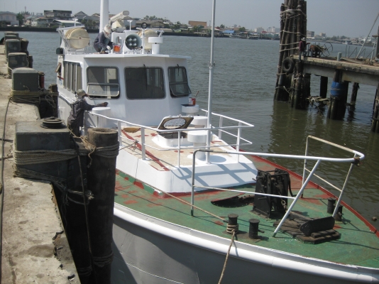 เรือเหล็ก มีทะเบียน,เอกสารครบ ตัวเรือ ยาว 17M กว้าง 4.5M ลึก 2.5M เครื่องยนต์ CAT 350HP 2 เครื่อง  พร้อมเครื่องปั่นไฟ Cummin 50KVA 1 เครื่อง