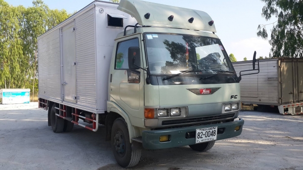 ***ขายแล้วครับขอบคุณ Truck2hand ขาย HINO FC120ซุปเปอร์เสี่ย 6ล้อตู้แห้ง 4บาน HINO FC2WHKA WO4D-120HP ซุปเปอร์เสี่ยแท้ ปี39 เครื่องเดิม เกียร์เดิม 120แรง 4สูบ แน่นๆ แรงดี ไม่เยิ้ม เกียร์สั้นแท้ เข้าง่าย ไม่มีหลุด ช่วงล่างเดิม คัสซีสวย ใหญ่ ไม่ปะไม่ดาม พร้อ
