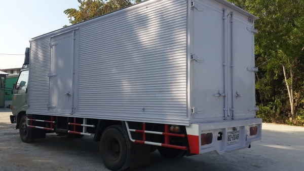 ***ขายแล้วครับขอบคุณ Truck2hand ขาย HINO FC120ซุปเปอร์เสี่ย 6ล้อตู้แห้ง 4บาน HINO FC2WHKA WO4D-120HP ซุปเปอร์เสี่ยแท้ ปี39 เครื่องเดิม เกียร์เดิม 120แรง 4สูบ แน่นๆ แรงดี ไม่เยิ้ม เกียร์สั้นแท้ เข้าง่าย ไม่มีหลุด ช่วงล่างเดิม คัสซีสวย ใหญ่ ไม่ปะไม่ดาม พร้อ