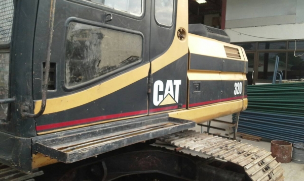 ขาย CAT 320 - 1  ขายถูก