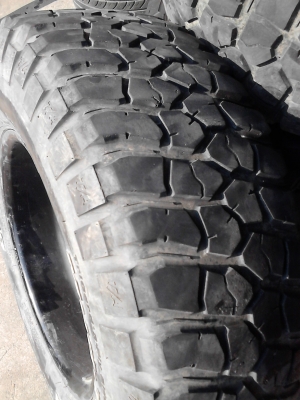 265/70R17 BF GOODRICH MUD-TERRAIN T/A KM2 ปี 2012 ชุด 4 ล้อ ะำส.081-427-3941 265/70R17 BF GOODRICH MUD-TERRAIN T/A KM2 ปี 2012 ชุด 4 ล้อ ะำส.081-427-3941