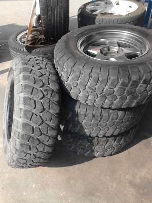 265/70R17 BF GOODRICH MUD-TERRAIN T/A KM2 ปี 2012 ชุด 4 ล้อ ะำส.081-427-3941 265/70R17 BF GOODRICH MUD-TERRAIN T/A KM2 ปี 2012 ชุด 4 ล้อ ะำส.081-427-3941