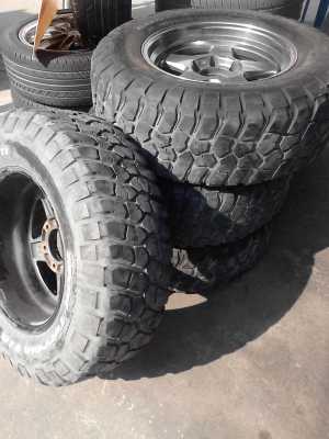 265/70R17 BF GOODRICH MUD-TERRAIN T/A KM2 ปี 2012 ชุด 4 ล้อ ะำส.081-427-3941 265/70R17 BF GOODRICH MUD-TERRAIN T/A KM2 ปี 2012 ชุด 4 ล้อ ะำส.081-427-3941