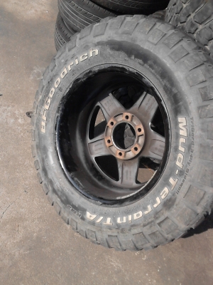 265/70R17 BF GOODRICH MUD-TERRAIN T/A KM2 ปี 2012 ชุด 4 ล้อ ะำส.081-427-3941 265/70R17 BF GOODRICH MUD-TERRAIN T/A KM2 ปี 2012 ชุด 4 ล้อ ะำส.081-427-3941