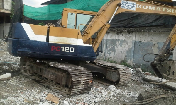 komatsu  PC 120 - 1   เจ้าของขายถูก