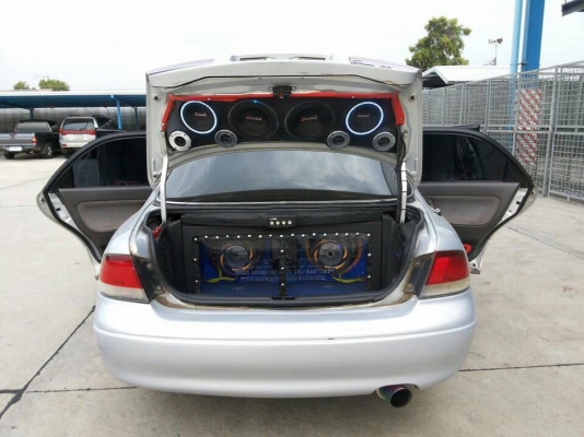 ก็ไม่มีรัยมาก แค่จะบอกว่า ขายรถจ้า  เหมาะสำหรับคนรักเสียงเพลง