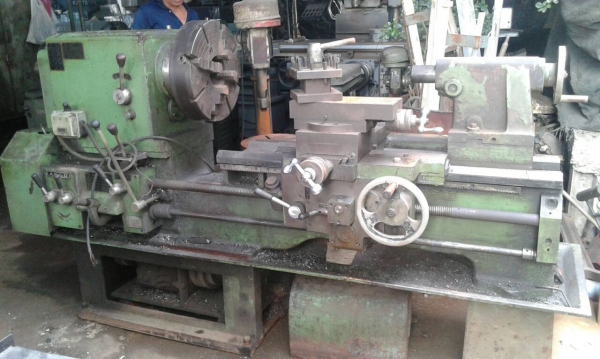 แท่นกลึง 6 ฟุต รุ่นหนัก  2 เพลา เกียร์บล็อก พร้อมใช้งาน ด่วน !!!  98,000