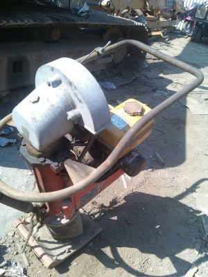 ขาย อีกตัวครับ - เครื่องตบดิน จิงโจ้ แบบตบกระโดด เครื่อง ROBIN ใช้งานได้ครับ มือสองเก่าญี่ปุ่น ตบแรง ราคาเท่าเดิมครับ