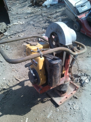 ขาย อีกตัวครับ - เครื่องตบดิน จิงโจ้ แบบตบกระโดด เครื่อง ROBIN ใช้งานได้ครับ มือสองเก่าญี่ปุ่น ตบแรง ราคาเท่าเดิมครับ ขาย อีกตัวครับ - เครื่องตบดิน จิงโจ้ แบบตบกระโดด เครื่อง ROBIN ใช้งานได้ครับ มือสองเก่าญี่ปุ่น ตบแรง ราคาเท่าเดิมครับ