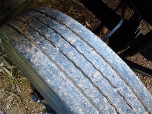 เมก้า 150  แรง  ยาว 5.60 ม. ราคา 830000  ต่อรองได้ครับ ถ้ารถไม่สวยจริงเติมน้ำมันขากลับให้ฟรี