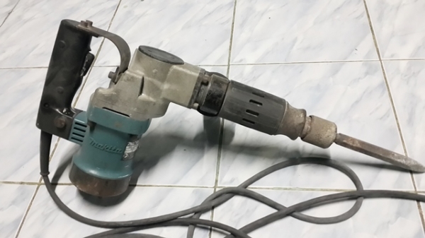 ขายเครื่องสกัดคอนกรีตmakita รุ่น 0810