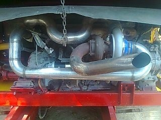 ขายด่วน รถเกี่ยวข้าวเกษตรพัฒนา รุ่น ไอ้หนุ่มไวไฟ ปี 49 รถสวยสภาพดีมากครับพร้อมทำงานได้เลย เครื่องยนต์ ISUZU 6HH1 เทอร์โบ อุ้ม 2.5 ตัน ปั๊มอินตั้นเบอร์ 23 ช่วงล่าง 12 พร้อมทำงานได้เลยไม่มีปัญหาครับ ราคาต่อรองได้ครับ