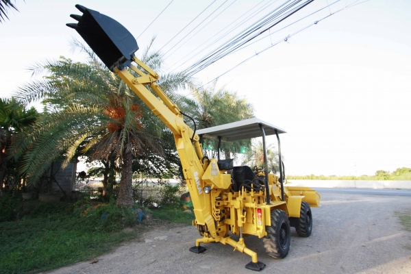 ขายรถตักหน้าขุดหลัง SAKAI L-4  รถนำเข้า ไม่เคยใช้งานในไทย ติดต่อ 086-775-7900, 086-324-1992