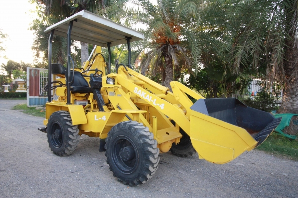 ขายรถตักหน้าขุดหลัง SAKAI L-4  รถนำเข้า ไม่เคยใช้งานในไทย ติดต่อ 086-775-7900, 086-324-1992