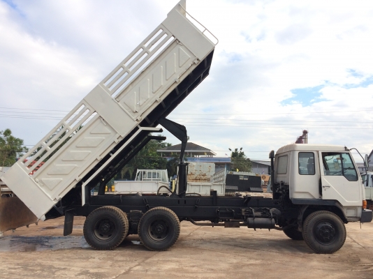 แสงฟ้าเต้นรถ///ขายรถ10ล้อดั้มมิตรซูFN527-MTF44XX ไม่มีเทอรืโบ ยางใหม่10เส้น