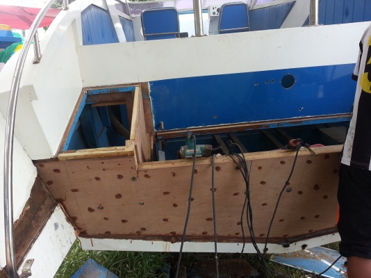 ขายด่วนจ้า ...เรือสปีด 32 ฟุต เครื่อง yamaha 2 จังหวะ 200 * 2 ตัว