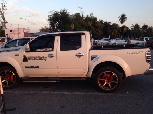 NISSAN NAVARA 4 ประตู แต่งสวย น่าใช้งาน