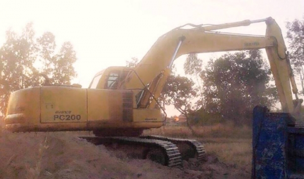 **999,000 บ.ต่อรอง**ขาย แบคโฮ KOMATSU PC200-6 เครื่องเดิม ปั้มเดิม ไฟฟ้าตัด เครื่องยนต์ KOMATSU 6สูบ แน่นดี แรง ปั้มดี ไม่เยิ้ม ทำงานดีเร็ว คล่องตัว บูมอาร์มสวย ไม่ปะไม่ดาม บุ้งกี๋ดีไม่ผุ เอวดี แน่น ไม่แตกไม่ร้าว ช่วงล่าง 70-80\% โซ่ดี แทร็กหนา ครบ เฟรมสวย **999,000 บ.ต่อรอง**ขาย แบคโฮ KOMATSU PC200-6 เครื่องเดิม ปั้มเดิม ไฟฟ้าตัด เครื่องยนต์ KOMATSU 6สูบ แน่นดี แรง ปั้มดี ไม่เยิ้ม ทำงานดีเร็ว คล่องตัว บูมอาร์มสวย ไม่ปะไม่ดาม บุ้งกี๋ดีไม่ผุ เอวดี แน่น ไม่แตกไม่ร้าว ช่วงล่าง 70-80\% โซ่ดี แทร็กหนา ครบ เฟรมสวย