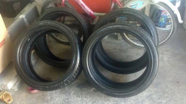 ขายยาง 235-35-19 สภาพใช้ได้ ราคาชุดละ 3900