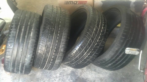 ขายยาง 235-35-19 สภาพใช้ได้ ราคาชุดละ 3900 ขายยาง 235-35-19 สภาพใช้ได้ ราคาชุดละ 3900