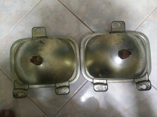 ขายไฟหน้ามาสด้าแฟมิเลียแท้ ติดรถ