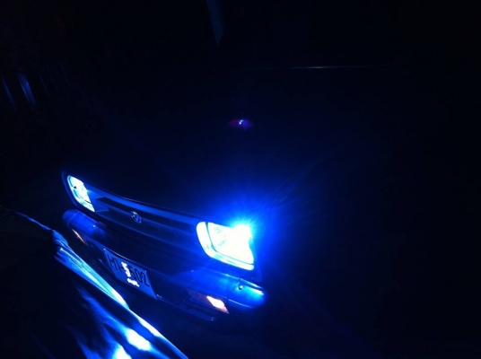 ขายไฟหน้ามาสด้าแฟมิเลียแท้ ติดรถ