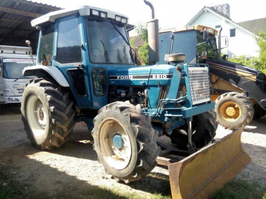 รถไถฟอร์ด6610คาราโร่ สวยพร้อมใช้งาน ติดต่อ 080-1405528