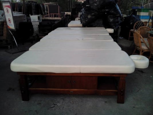 ขายเตียงนวด สปาไม้สัก มี 6 ตัว ประมูลมาจากโรงเเรมดังครับ ตัวละ 12,500 บาท