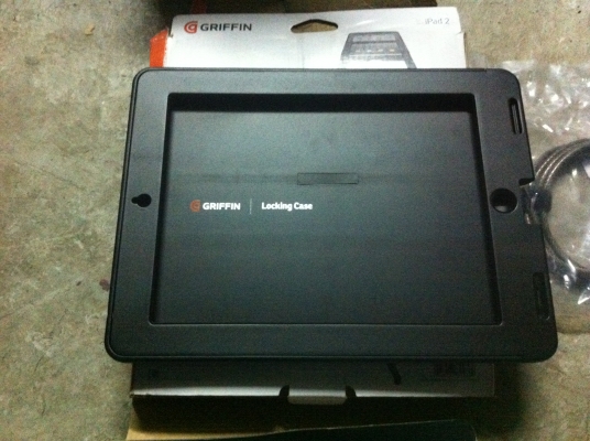 ชุดเคส iPad 2 ของ GRIFFIN แข็งพร้อมตัวล็อกและสายยาวยึดติดโต็ะป้องกันการขโมย(มีสองชุด)