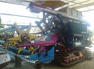 ขายด่วน รถเกี่ยวข้าวสินเจริญ เครื่องยนต์ MD92 เทอร์โบ อุ้มปรับระดับซ้ายหลังหม้อน้ำ 2.5 ตัน ปั๊มไดกิ้นเบอร์ 23 ปั่นหน้าด้วยเพาเวอร์ ช่วงล่าง 3 เพลา ตัวเดิน 3 เพลา โซ่ 49 ข้อ โรลเลอร์ 11 ลูก สภาพดีสุดๆครับพร้อมใช้งาน ราคาต่อรองได้ครับ