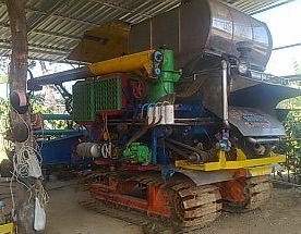 ขายด่วน รถเกี่ยวข้าวสินเจริญ เครื่องยนต์ MD92 เทอร์โบ อุ้มปรับระดับซ้ายหลังหม้อน้ำ 2.5 ตัน ปั๊มไดกิ้นเบอร์ 23 ปั่นหน้าด้วยเพาเวอร์ ช่วงล่าง 3 เพลา ตัวเดิน 3 เพลา โซ่ 49 ข้อ โรลเลอร์ 11 ลูก สภาพดีสุดๆครับพร้อมใช้งาน ราคาต่อรองได้ครับ