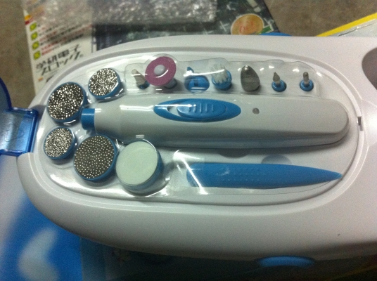 เครื่องแต่งแจียร์เล็บ พร้อมแท่นเป่าลมให้แห้ง ของใหม่พร้อมใช้งาน