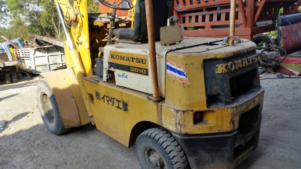 รถตัก komatsu เครื่อง 4 สูบ ดีเซล เครื่องดี ระบบใช้งานได้ดีทุกอย่าง สภาพโดยรวม 80\% รถตัก komatsu เครื่อง 4 สูบ ดีเซล เครื่องดี ระบบใช้งานได้ดีทุกอย่าง สภาพโดยรวม 80\%