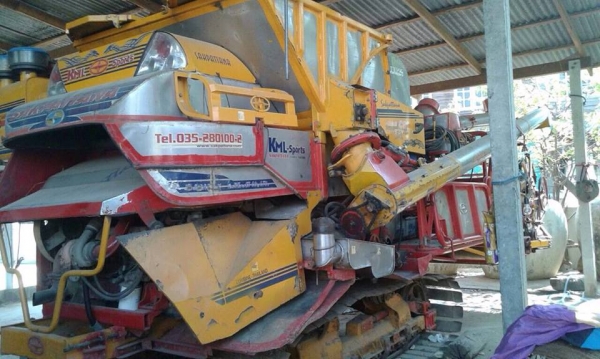 **760,000 บ.ต่อรอง**ขายรถเกี่ยวข้าว แบบอุ้ม ศักดิ์พัฒนาฯ รุ่น KML-Sports ปี51 อุ้มเลส2.5ตัน ปั้มไดกิ้น 23 เครื่องยนต์ HINO JO8C-TT 220เทอโบ ตัวเดิน12HT เครื่องแน่นดี แรงดี ปั้มดีแรง ช่วงล่างแน่น ทำงานดี คล่องตัว ดี ช่วงล่าง 70\% ซโ๋ดี แทร็กหนา ปากเกี่ยวไม่ **760,000 บ.ต่อรอง**ขายรถเกี่ยวข้าว แบบอุ้ม ศักดิ์พัฒนาฯ รุ่น KML-Sports ปี51 อุ้มเลส2.5ตัน ปั้มไดกิ้น 23 เครื่องยนต์ HINO JO8C-TT 220เทอโบ ตัวเดิน12HT เครื่องแน่นดี แรงดี ปั้มดีแรง ช่วงล่างแน่น ทำงานดี คล่องตัว ดี ช่วงล่าง 70\% ซโ๋ดี แทร็กหนา ปากเกี่ยวไม่