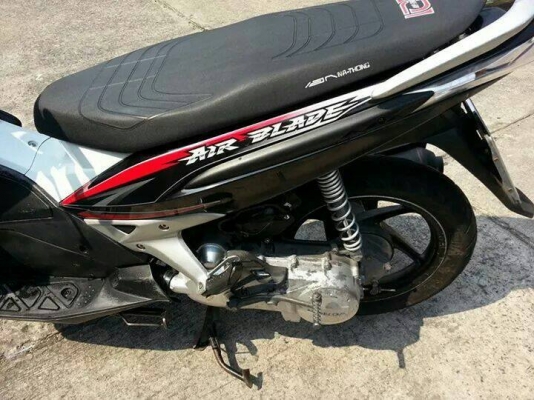 Airblade ปี 51 ล้อแม็คแท้ เครื่องเดิม รถสวย เล่มพร้อม ภาษี พรบ. ไม่หมด เอาไปโอนได้เลย