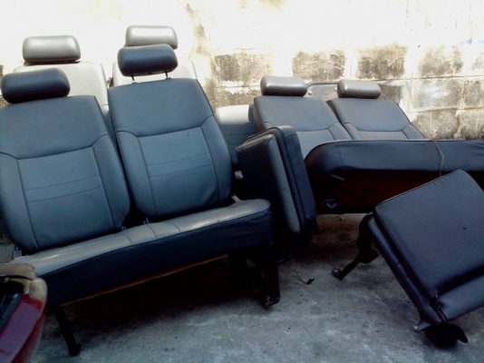 เบาะรถตู้