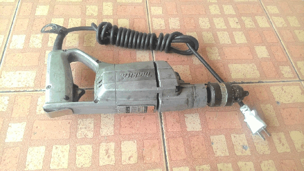 ขายสว่านเจาะกระแทก Makita 8416 16mm. 570W Made in japan.