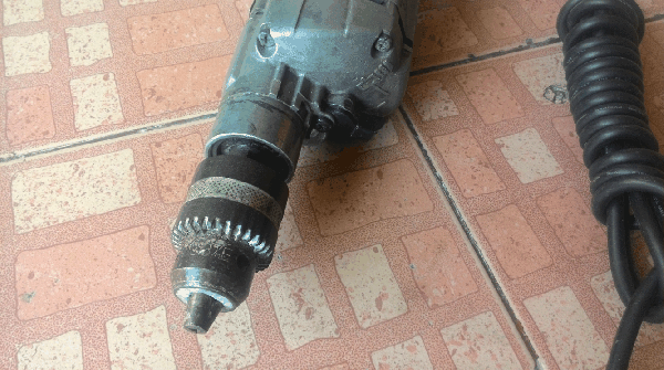 ขายสว่านเจาะกระแทก Makita 8416 16mm. 570W Made in japan.