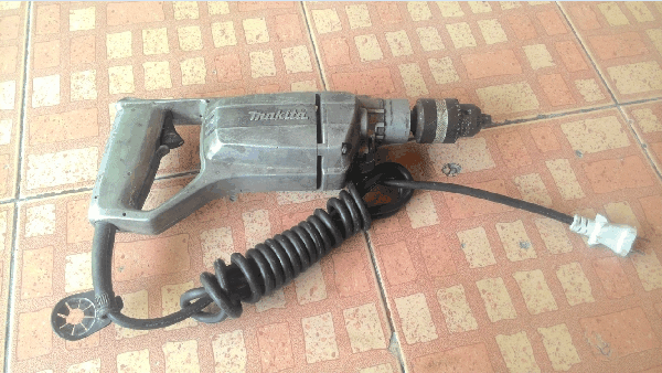 ขายสว่านเจาะกระแทก Makita 8416 16mm. 570W Made in japan.