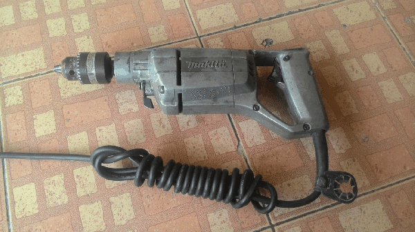 ขายสว่านเจาะกระแทก Makita 8416 16mm. 570W Made in japan.