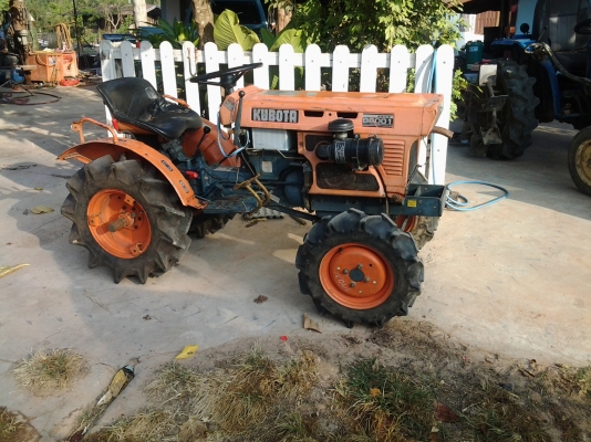 ขาย kubota b6001  4wd พร้อมโรตารี ยังไม่เคยใช้งานในไทย