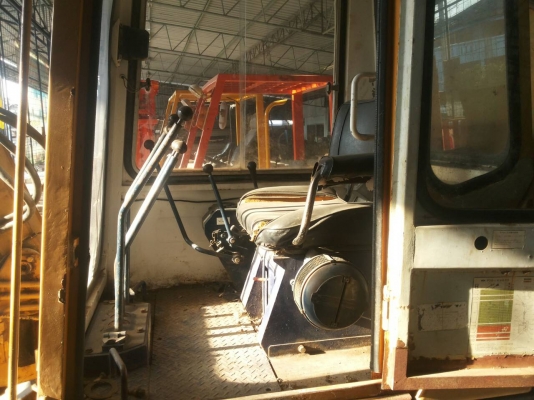 ขายรถขุดPC40ติดหัวคีบไม้สภาพดีพร้อมใช้งาน