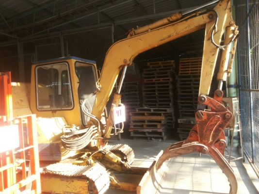 ขายรถขุดPC40ติดหัวคีบไม้สภาพดีพร้อมใช้งาน