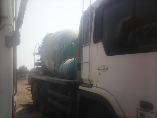 สิบล้อ HiNo-2เพา รถบรรทุกโม่ปูน สภาพดีสวยพร้อมใช้งาน ทะเบียนพร้อมโอน