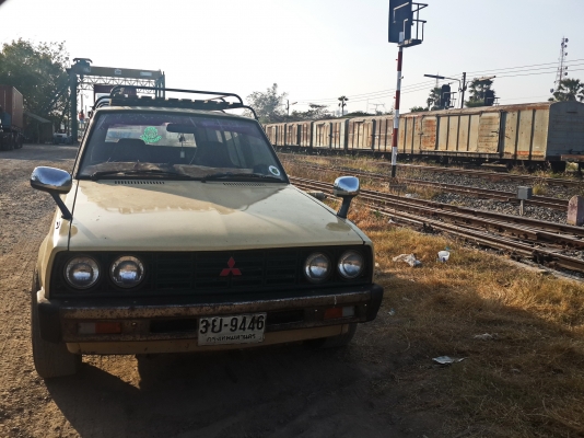 รถหายาก L200 Wason ไฟกลม