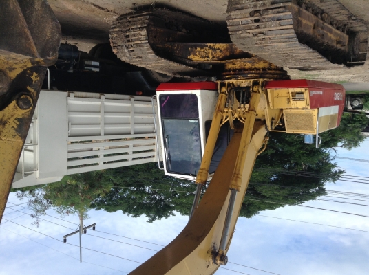 มีสิบล้อและแบคโฮพร้อมโลเบลดรับจ้าง